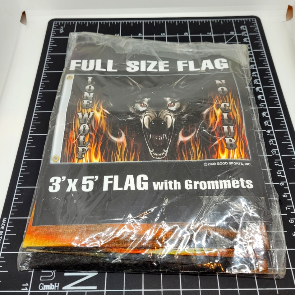 Lone Wolf No Club Flag